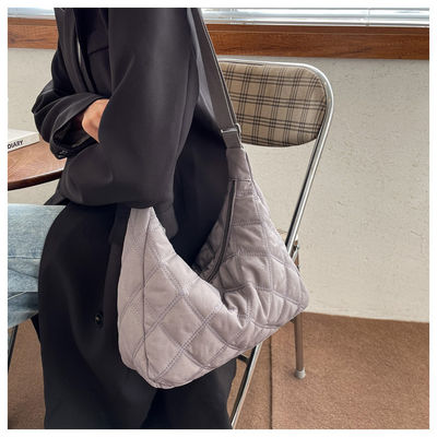 کیسه پیام رسان زمستانی کیف دامپلینگ زنانه کیف سبک وزن شانه کوچک