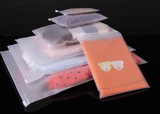 کیسه های بسته بندی پستی پلاستیکی قابل بسته شدن مجدد پوشاک کیسه های پلی قفل زیپ برای حمل و نقل لباس